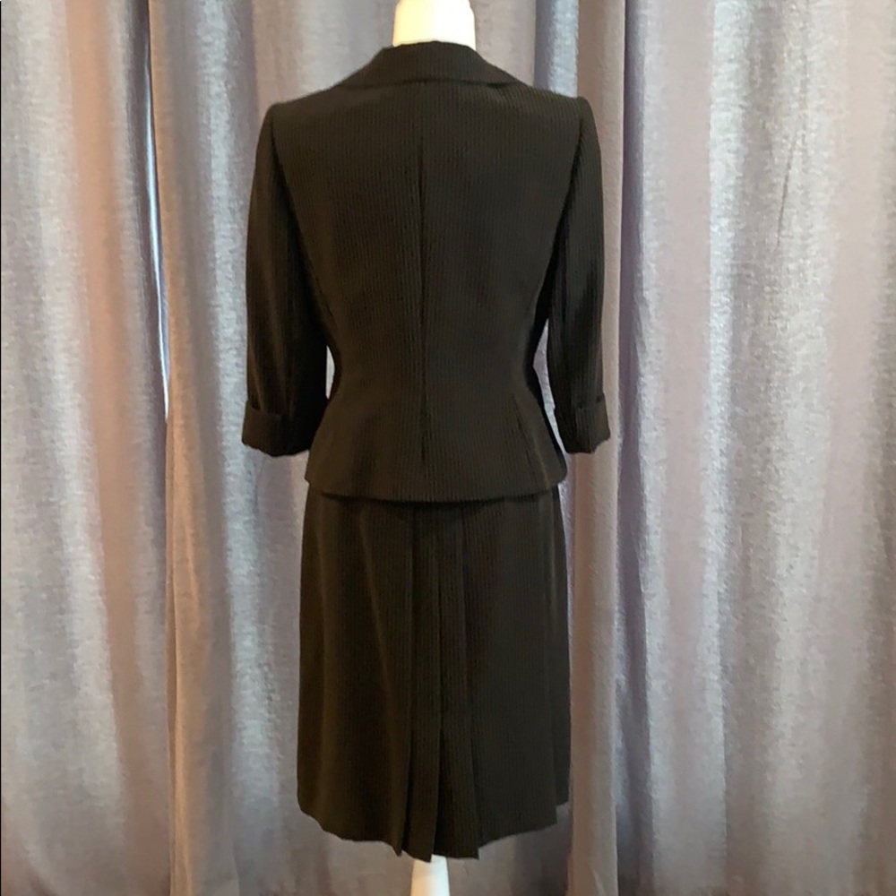 Tahari Jacket/Blazer & Skirt Suit Black EUC 8P - Picture 6 of 15